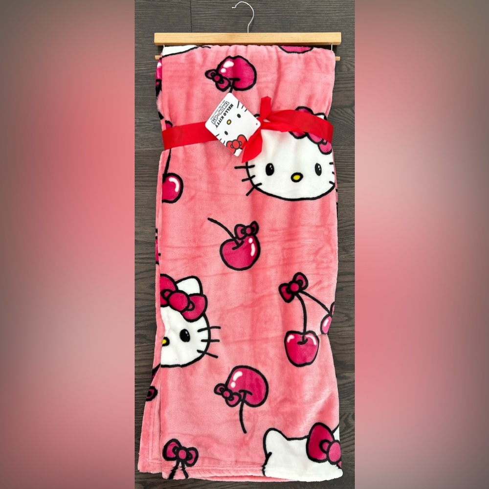 Hello Kitty Pink Throw blanket NWT